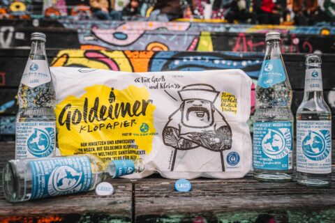 Goldeimer Klopapier x VcA Mineralwasser Goldeimer Klopapier x VcA Mineralwasser